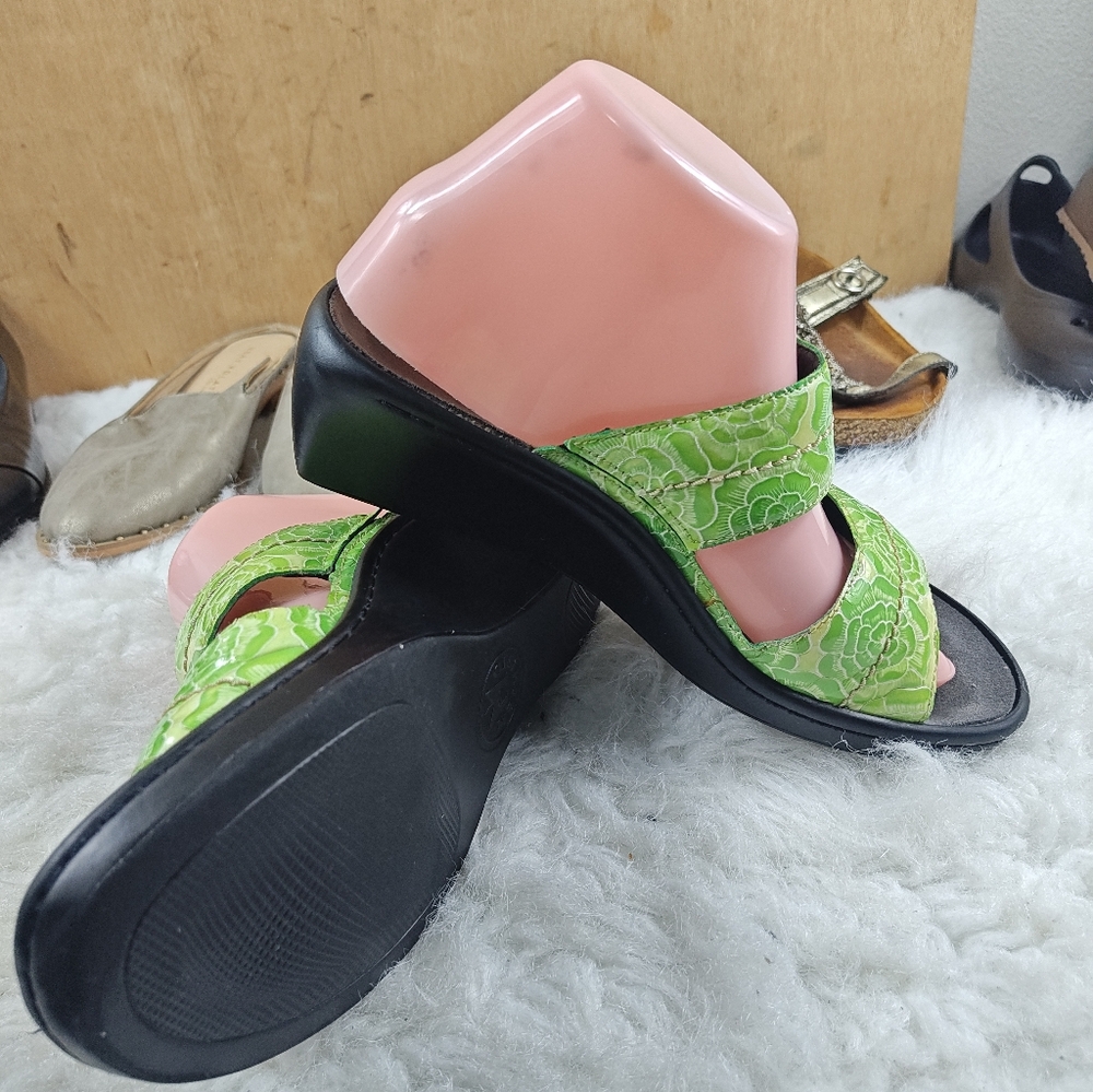 Mephisto Mobils Green Leather Flower Print 2-Strap Slide Sandals EU 39  US 8-8.5 - Picture 3 of 11